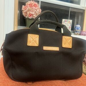 Dooney & Bourke hand bag 💼